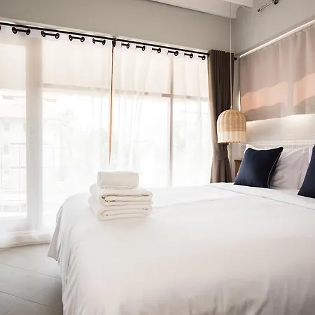 Thapae Happy House Hotel